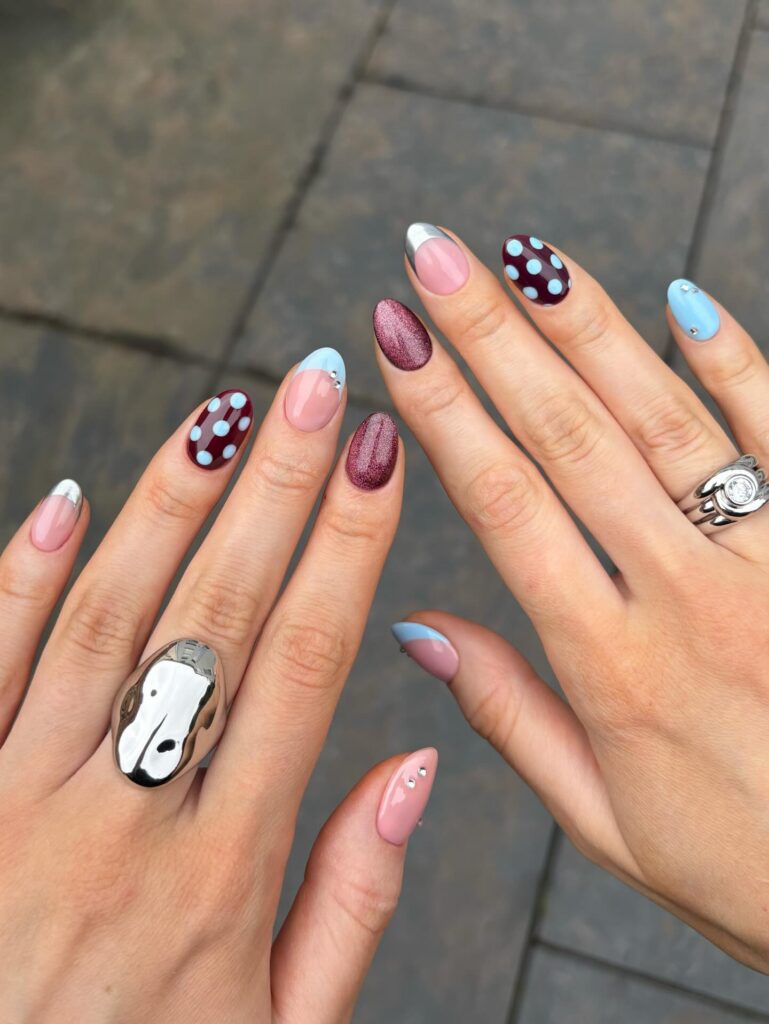 Tendencias de belleza para la primavera de 2026 - Lunares - @thenaillologist | Treatwell
